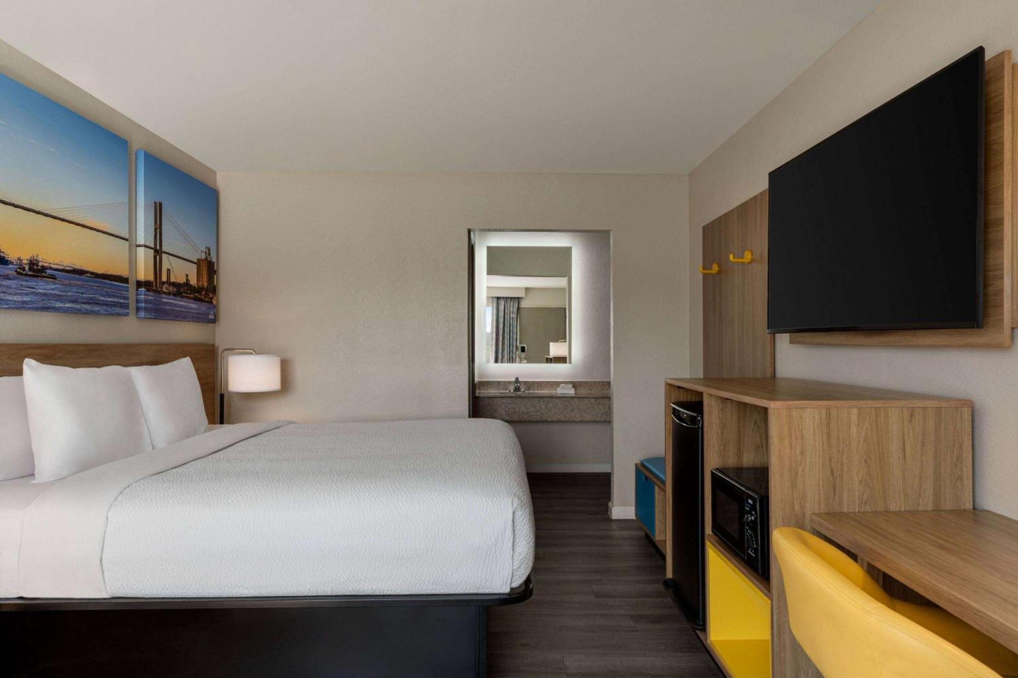 Days Inn By Wyndham Emporia Esterno foto