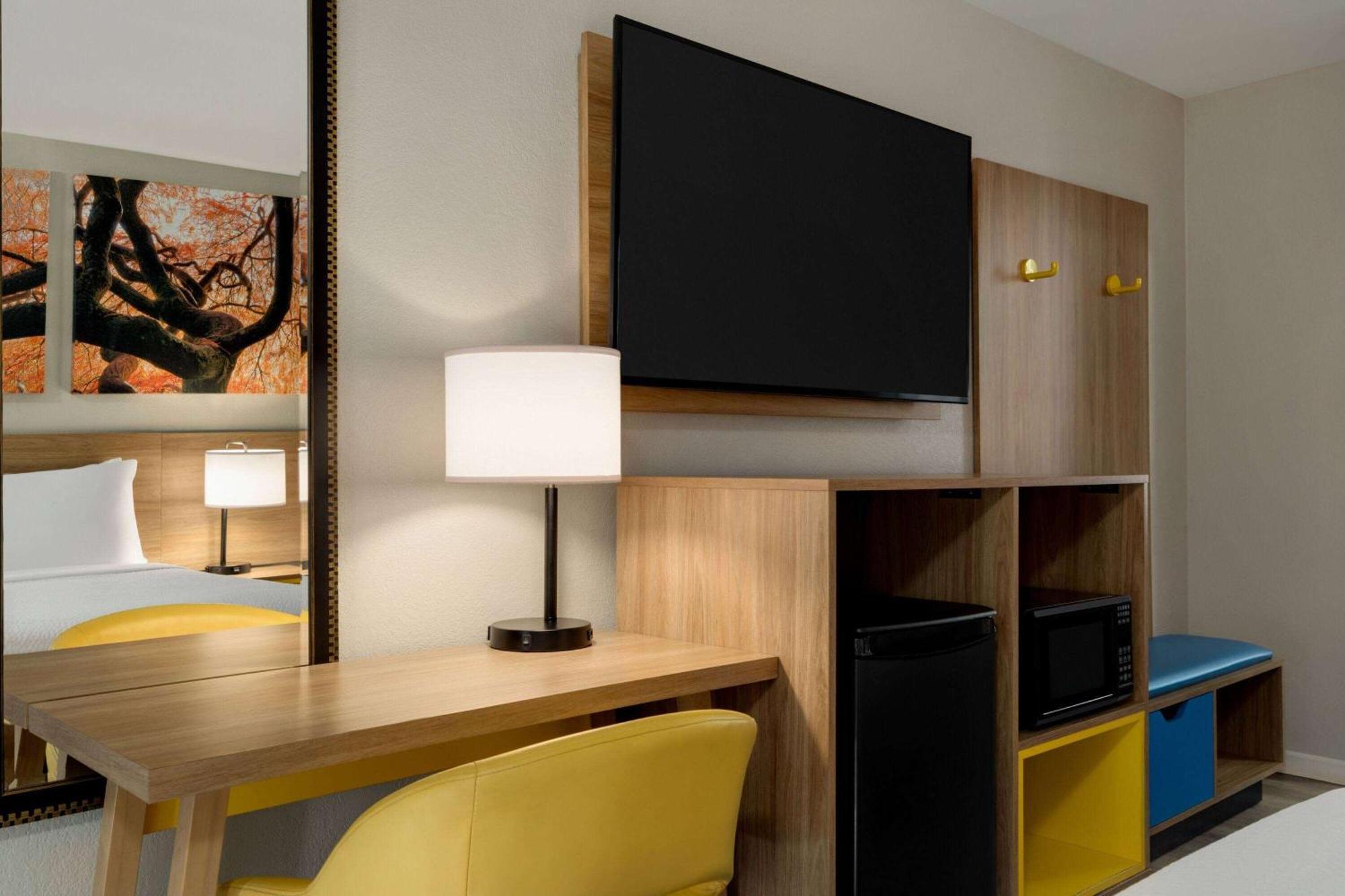 Days Inn By Wyndham Emporia Esterno foto